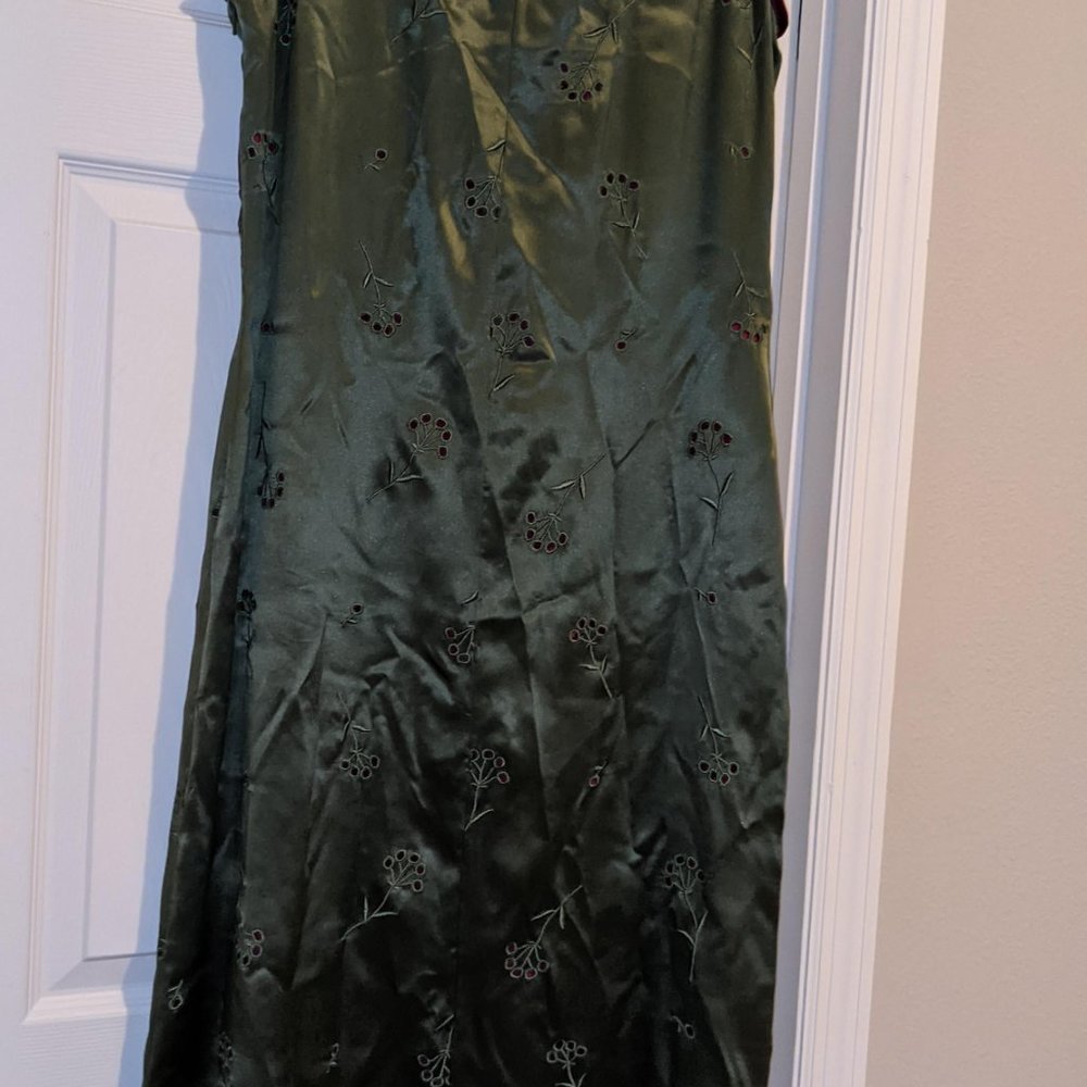 Garnet Hill Beautiful Green and Wine Silk Sheath Dress Size 10P - Picture 9 of 13